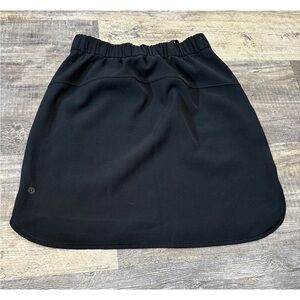 Lululemon Skirt Size 8 Black On The Fly